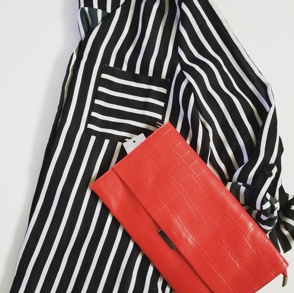 Clutch/ Wristlet! - Picture 4 of 8